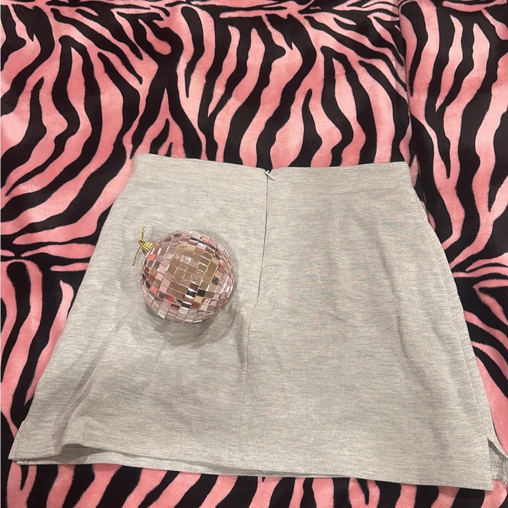 BRAND NEW Forever 21 Gray Mini Skirt